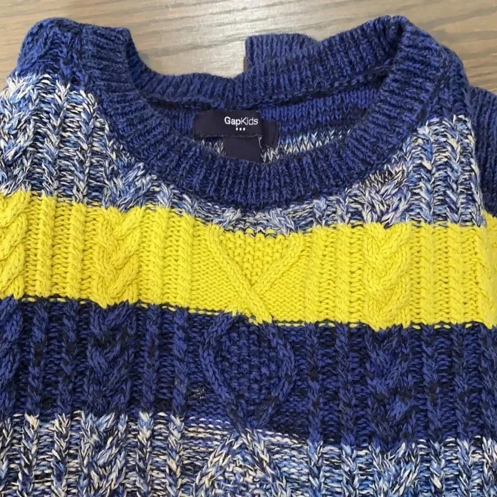 GAP SWEATER